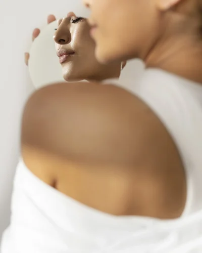 kreatywny-portret-mlodej-kobety